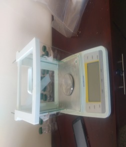 Analytical balance Photo